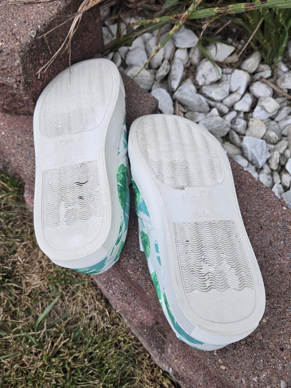 J.Crew Women's Slip-On Canvas Sneakers Tropical Palm Leaf Print Size 8.5 - Picture 4 of 5